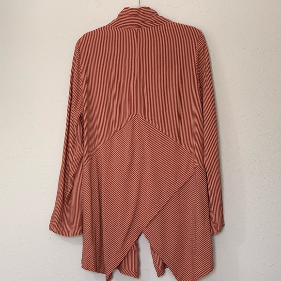 NEW Soft Surroundings Sasha Lagenlook Roll-Tab Sleeve Tunic Top Size L - Picture 10 of 13